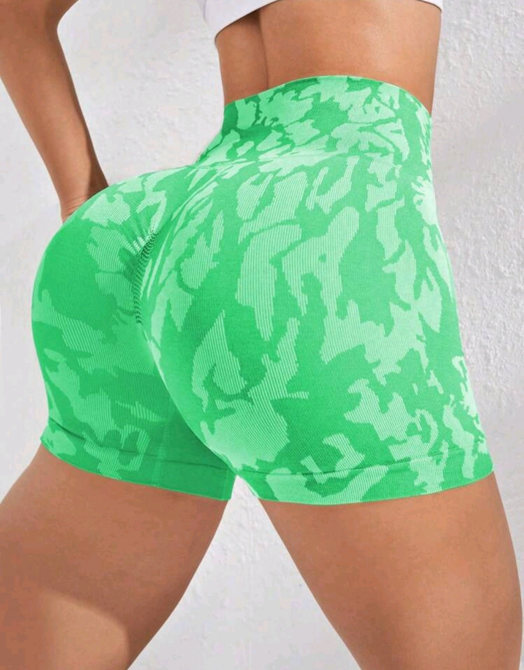 SHORT LUDMILA